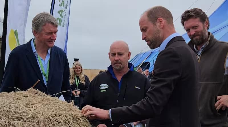 prince-william-examining-kiwi-econet Innovative environmentally friendly farming technology showcased at EcoNetStore event in New Zealand.
